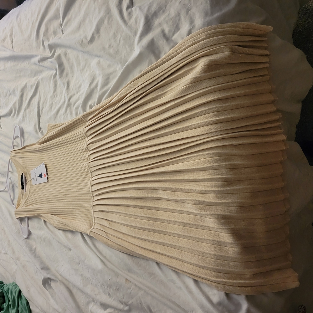 Elegant Cream Sleeveless Dress